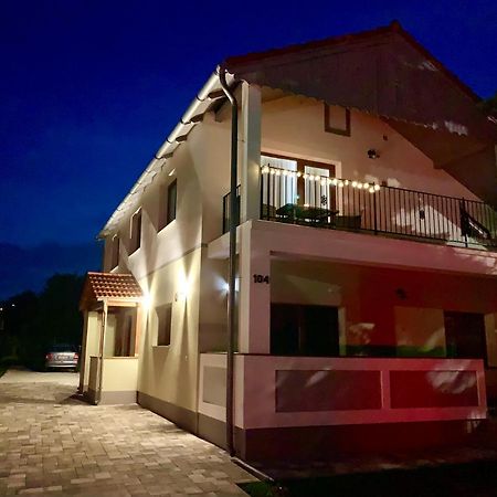 Pine&Chill2 Apartments Balatonalmádi Exterior foto