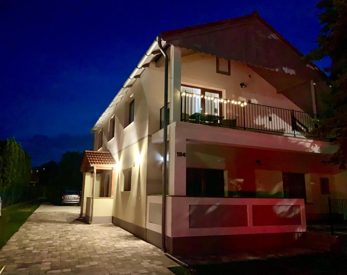Pine&Chill2 Apartments Balatonalmádi Exterior foto